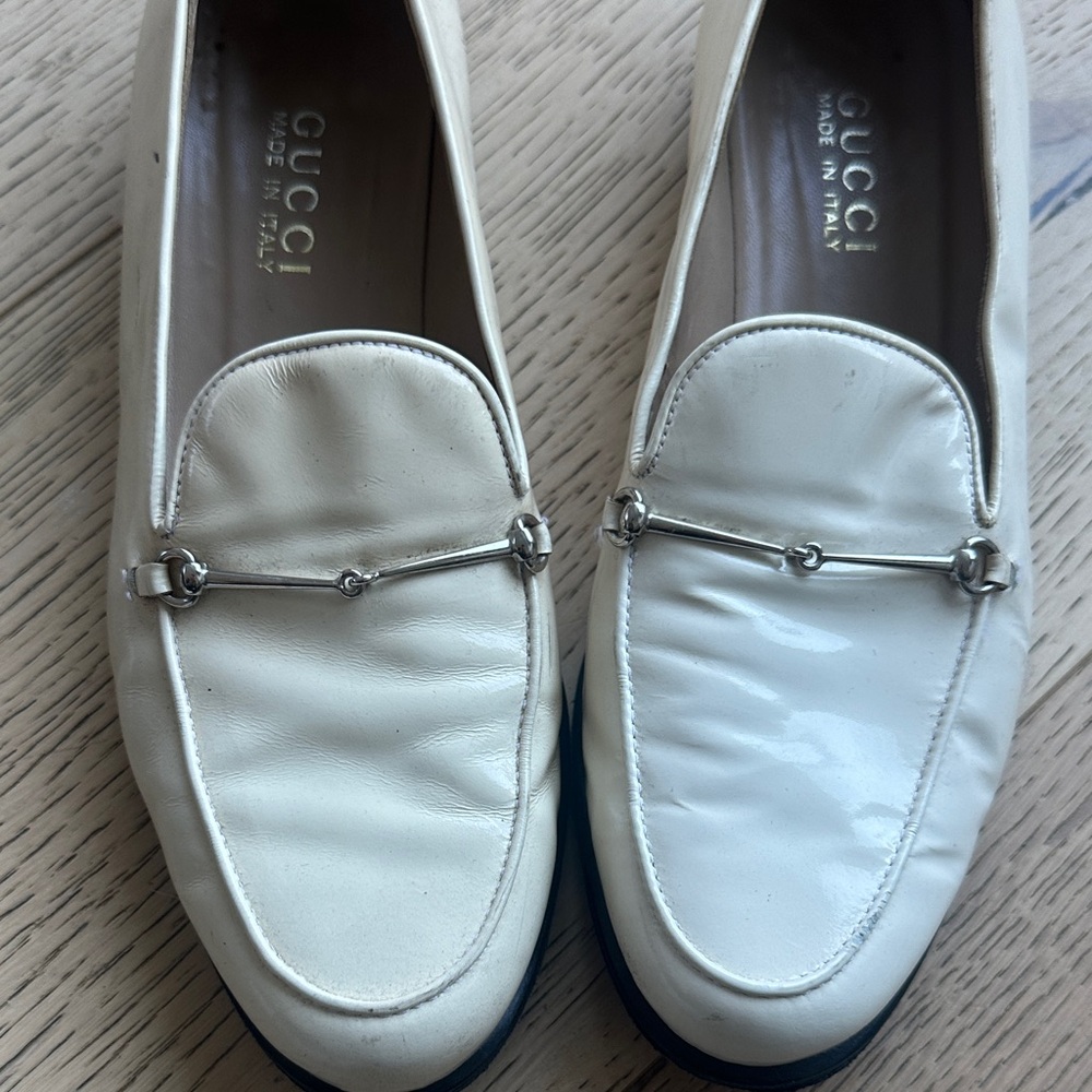 Gucci Women's Off-White Loafers with Silver horsebit Accent - Picture 8 of 8